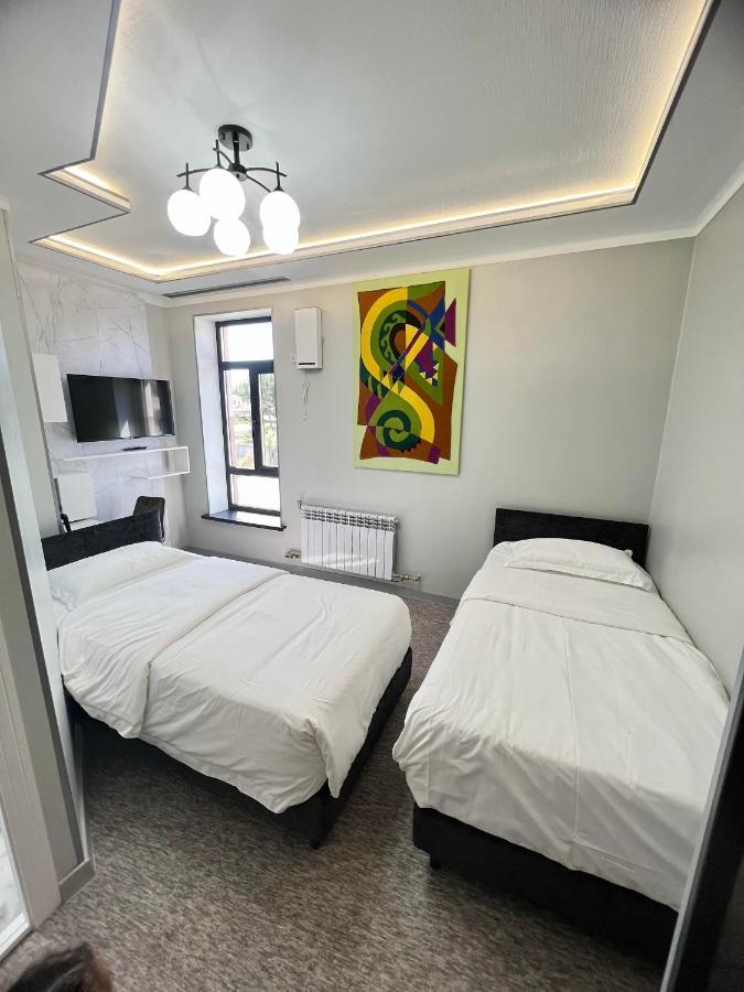 Mongu Hotel Karakol Extérieur photo